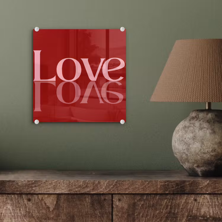 Love - Spiegeling - Rood plexiglas 5mm klein -sfeer3