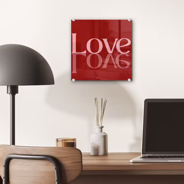 Love - Spiegeling - Rood plexiglas 5mm klein -sfeer6