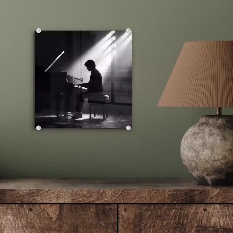 Persoon - Piano - Muziek - Zwart-wit - Podium plexiglas 5mm klein -sfeer3