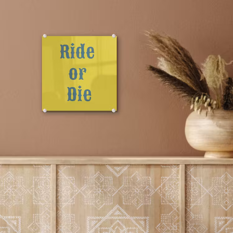Ride or die - Geel - Blauw plexiglas 5mm klein -sfeer5