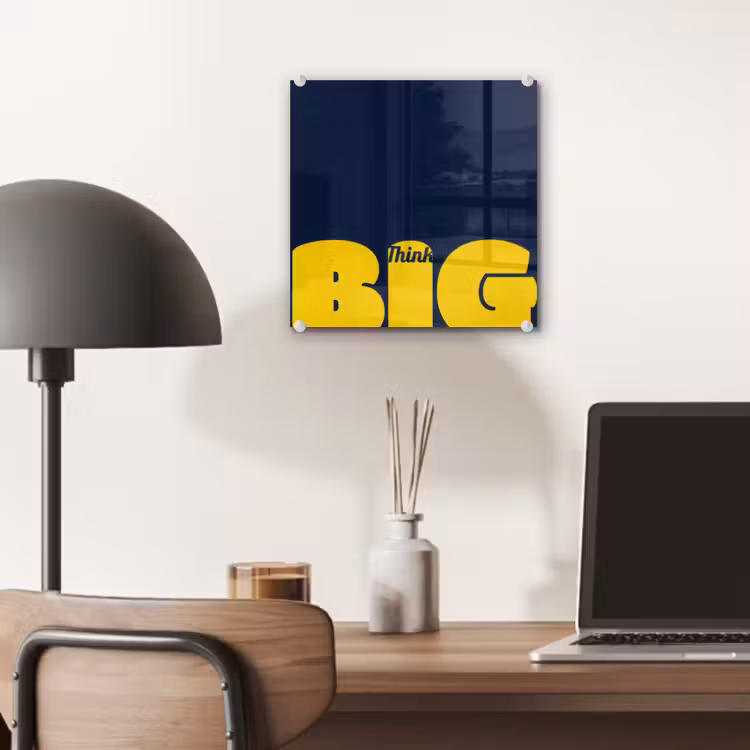 Think big - Blauw - Geel plexiglas 5mm klein -sfeer6