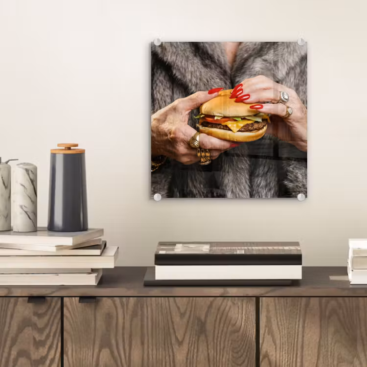 Vrouw - Hamburger - Bontjas plexiglas 5mm klein -sfeer1