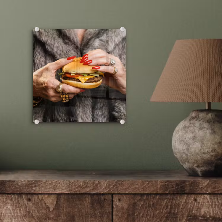 Vrouw - Hamburger - Bontjas plexiglas 5mm klein -sfeer3