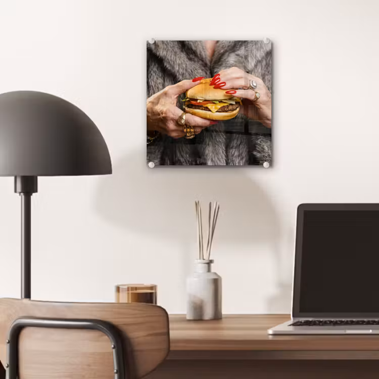 Vrouw - Hamburger - Bontjas plexiglas 5mm klein -sfeer6