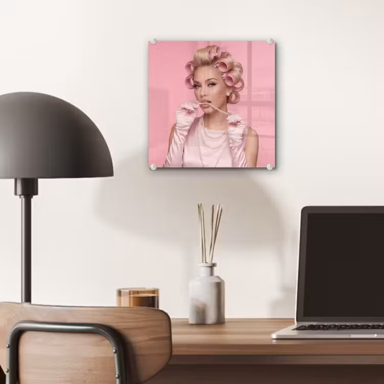 Vrouw - Roze - Parelketting - Krulspelden plexiglas 5mm klein -sfeer6