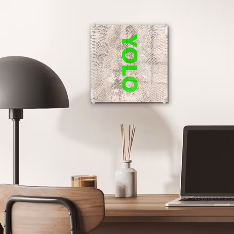 YOLO - Groen - Neon - Slangenprnt plexiglas 5mm klein -sfeer6