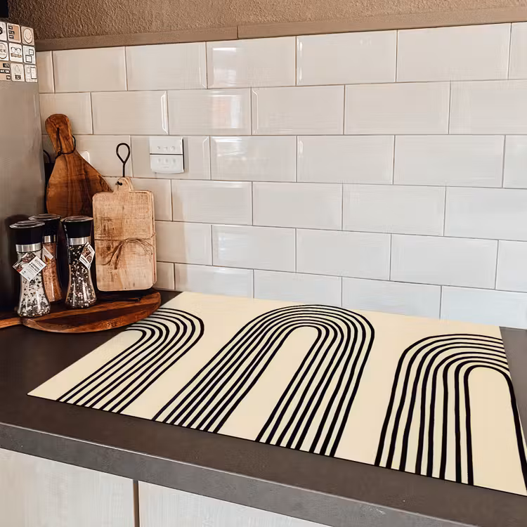 Boogvormen - Zwart - Strak Inductie beschermer vinyl 3mm klein -sfeer3