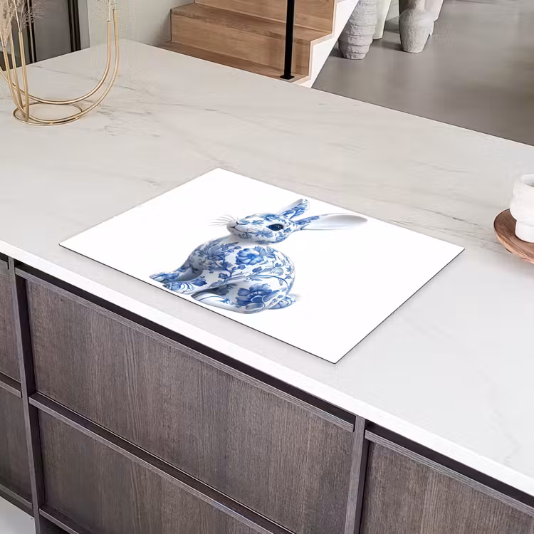 Delftsblauw - Haasje - Wit Inductie beschermer vinyl 3mm klein -sfeer8