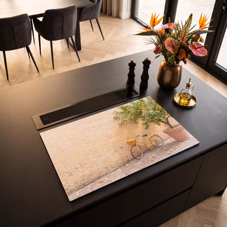 Fiets - Mand - Eten - Geel - Zomer Inductie beschermer vinyl 3mm klein -sfeer5