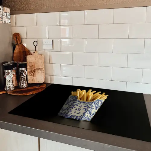 Friet - Porselein - Delfts blauw - Eten Inductie beschermer vinyl 3mm klein -sfeer3