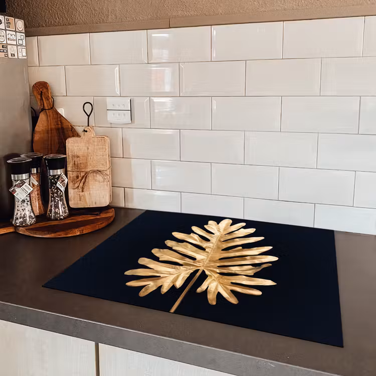 Gouden Monstera Majesteit Inductie beschermer vinyl 3mm groot -sfeer3