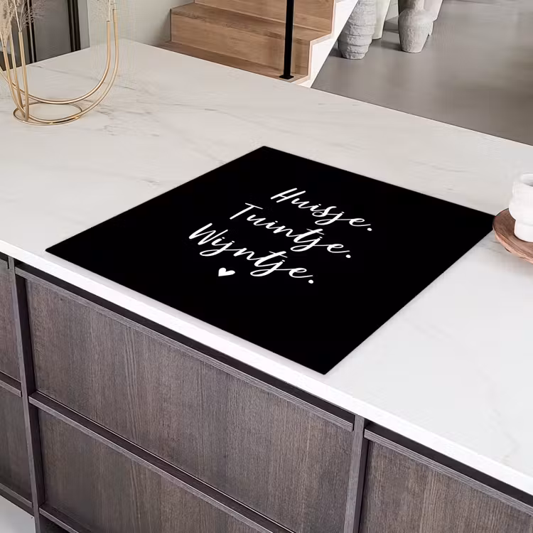 Huisje, tuintje, wijntje - Quotes - Tekst - Wijn - Thuis Inductie beschermer vinyl 3mm middel -sfeer8