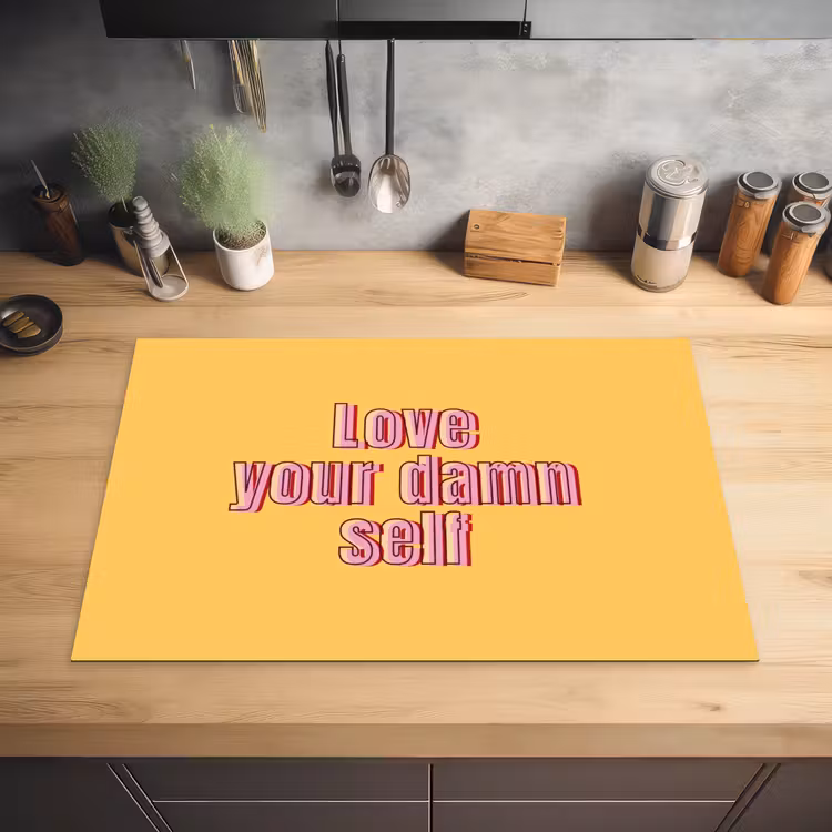 Love yourself - Roze - Geel Inductie beschermer vinyl 3mm klein -sfeer5