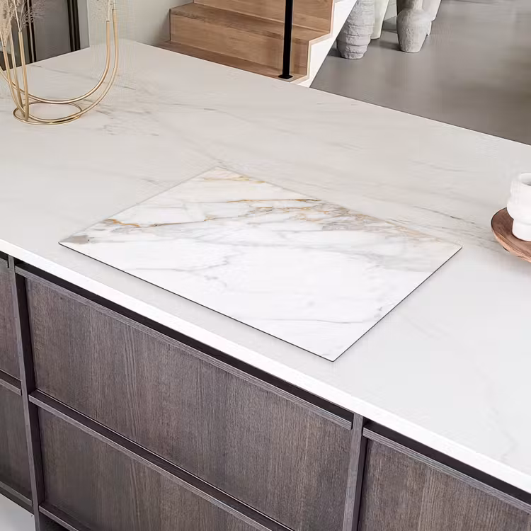 Marmer - Steen - Wit - Goud - Marmerlook - Steen - Luxe Inductie beschermer vinyl 3mm klein -sfeer8