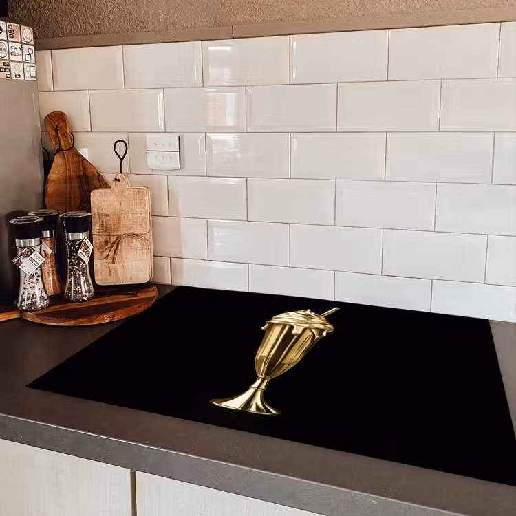 Milkshake - Goud - Drinken - Zwart Inductie beschermer vinyl 3mm klein -sfeer3