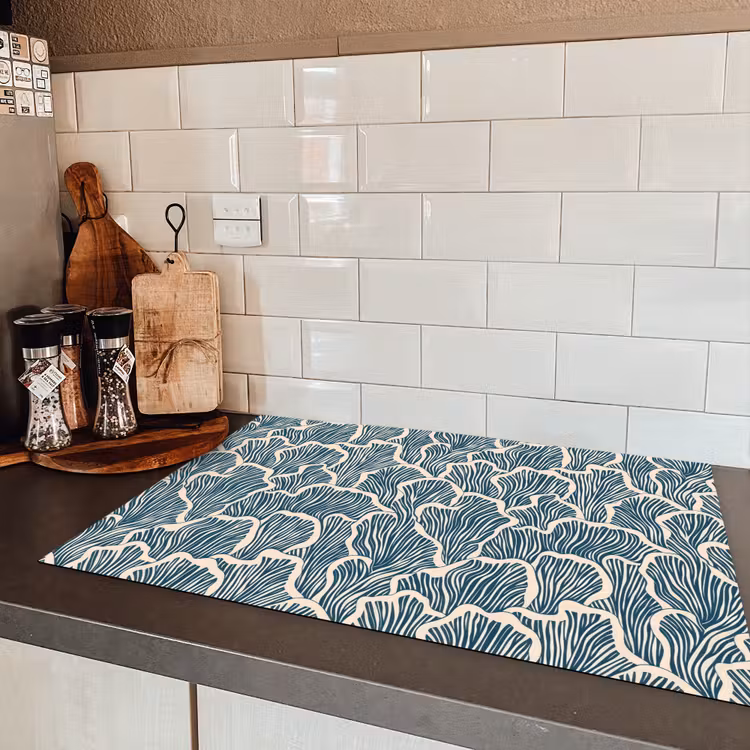 Organisch - Blauw - Crème - Schelpen Inductie beschermer vinyl 3mm klein 276 -sfeer3