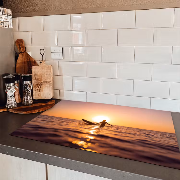Persoon - Surfen - Zonsondergang - Zee - Oranje Inductie beschermer vinyl 3mm klein -sfeer3