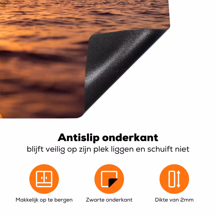 Persoon - Surfen - Zonsondergang - Zee - Oranje Inductie beschermer vinyl 3mm klein -zzzzzzz-td-onderkant