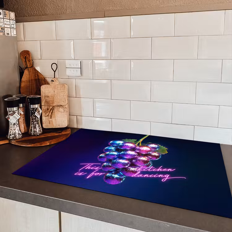 Quote - Neon - Disco - Druiven Inductie beschermer vinyl 3mm klein -sfeer3