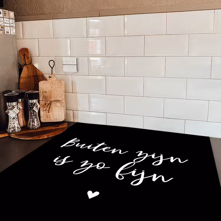 Quotes - Tuin - Buiten zijn is zo fijn - Tekst Inductie beschermer vinyl 3mm middel -sfeer3