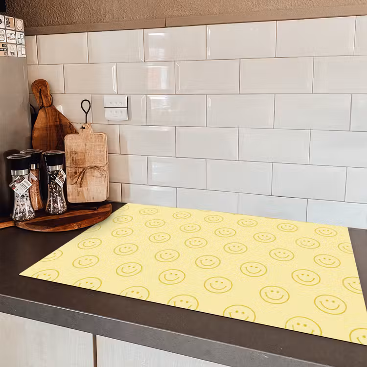 Smileys - Patroon - Retro - Zachtgeel Inductie beschermer vinyl 3mm klein 276 -sfeer3