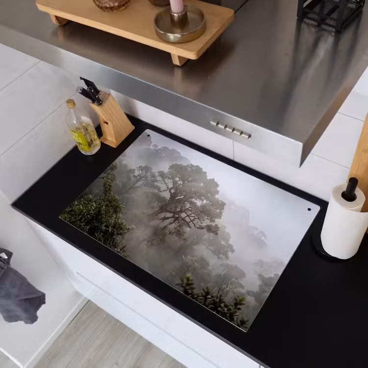 Boom - Mistig - Bos - Groen - Natuur Inductie beschemer met haakjes klein -sfeer1