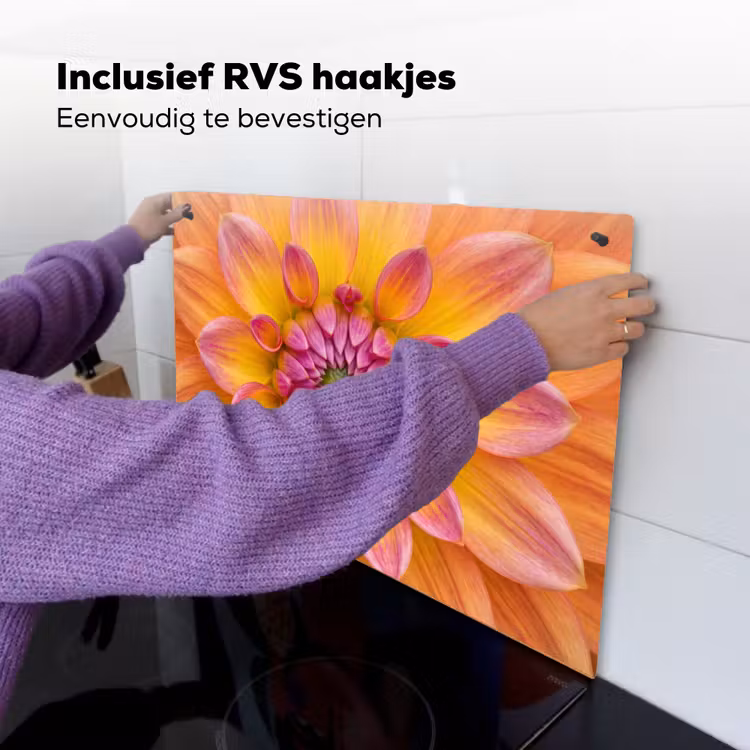 Dahlia - Bloem - Oranje Inductie beschemer met haakjes klein -ky-ophangen-nl
