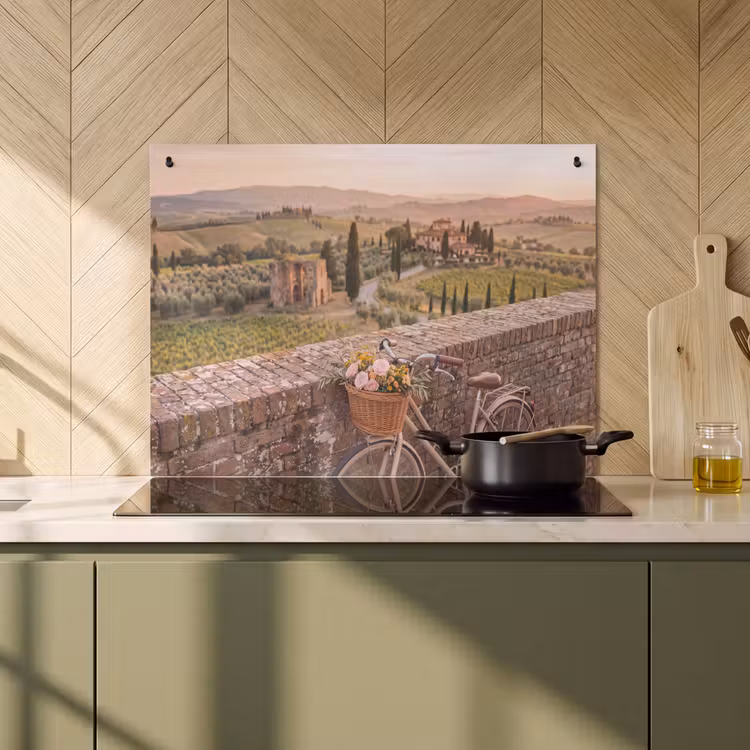 Fiets - Bloemen - Toscane - Landschap - Roze Inductie beschemer met haakjes klein -sfeer2