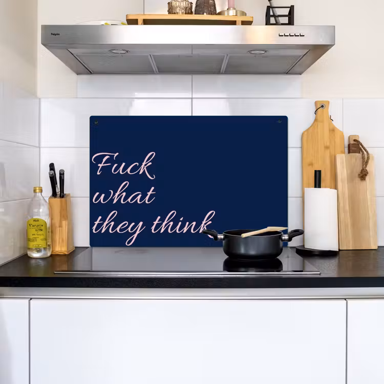 Fuck what they think - Blauw - Cursief Inductie beschemer met haakjes klein -ky-onderkant-nl