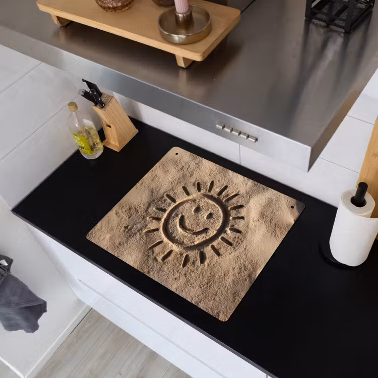 Gezichtje - Zon - Zand - Getekend Inductie beschemer met haakjes middel -sfeer1