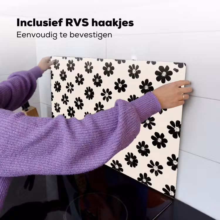 Grafisch - Madeliefjes - Zwart - Beige Inductie beschemer met haakjes klein 777 -ky-ophangen-nl