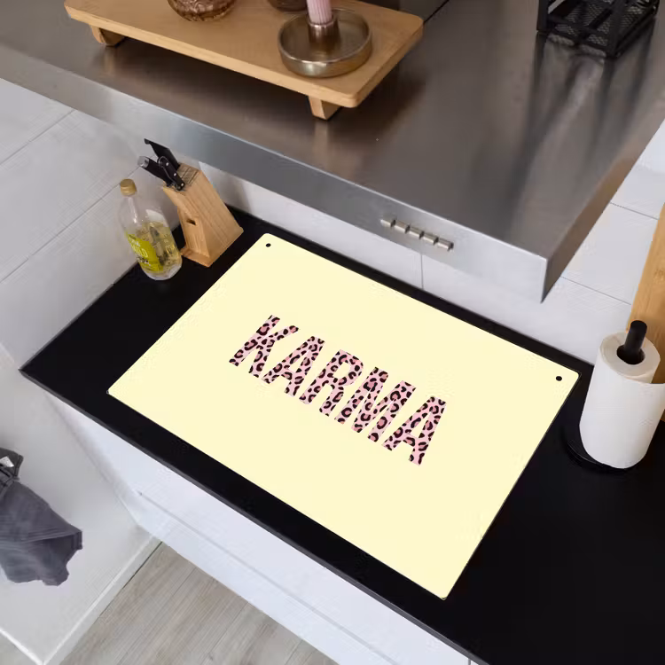 Karma - Luipaardprint - Geel Inductie beschemer met haakjes klein -sfeer1