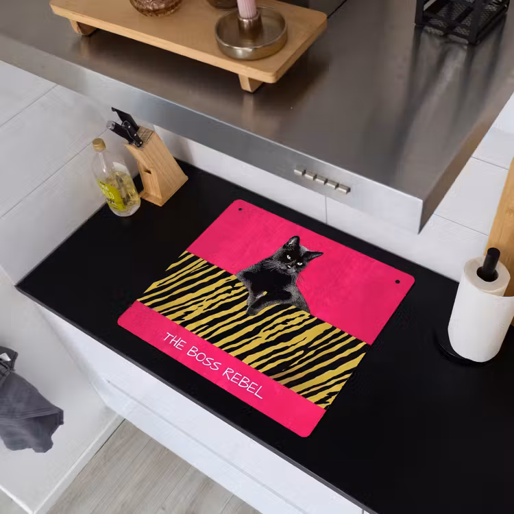 Kat - Baas - Roze - Tijgerprint Inductie beschemer met haakjes middel -sfeer1