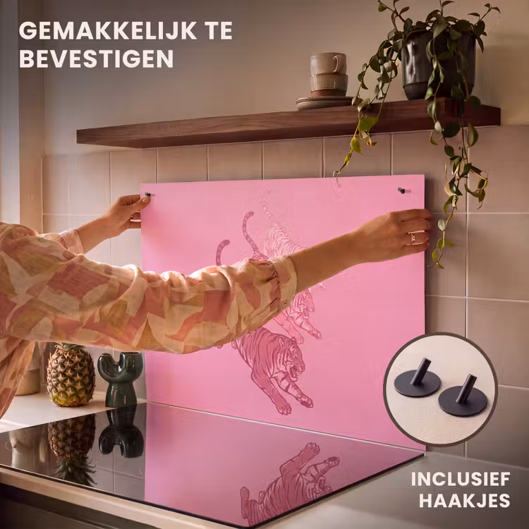 Kat - Springend - Dieren - Roze - Modern Inductie beschemer met haakjes klein -ky-ophangen-nl