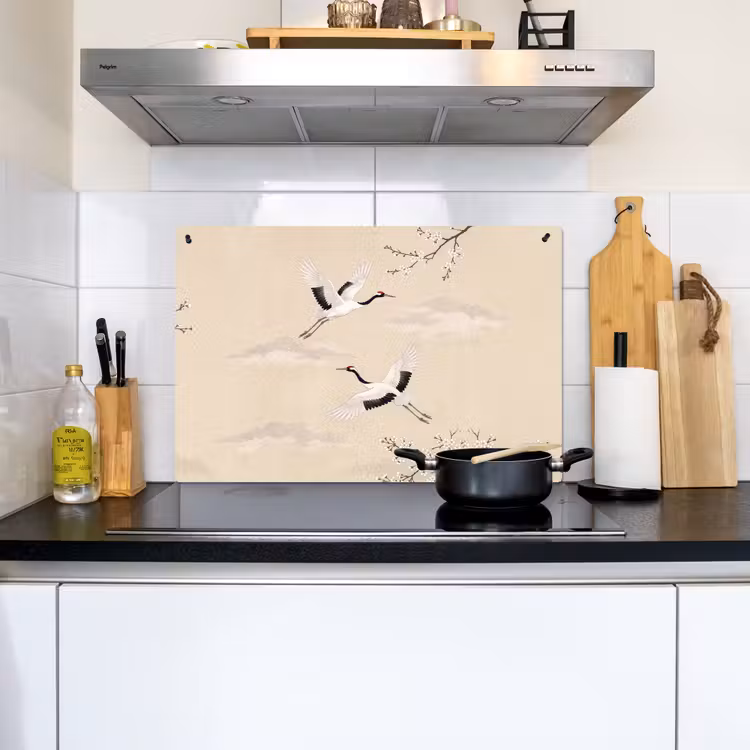 Kraanvogels - Bloesem - Beige Inductie beschemer met haakjes klein -sfeer2