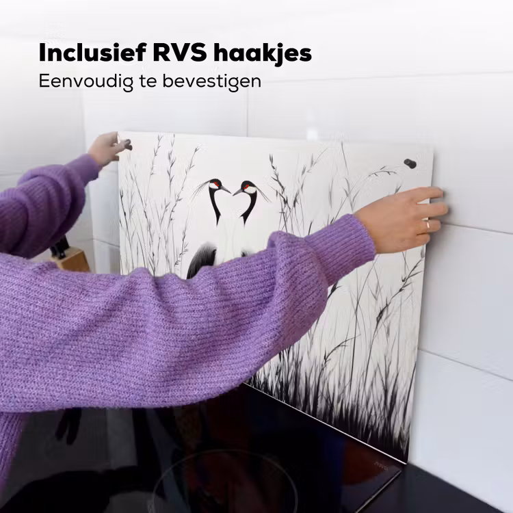 Kraanvogels - Gras - Hartvorm - Zwart Inductie beschemer met haakjes klein -ky-ophangen-nl