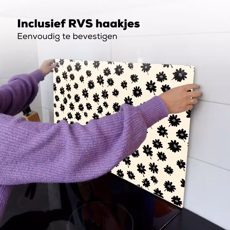Madeliefjes - Grafisch - Zwart - Beige Inductie beschemer met haakjes klein 777 -ky-ophangen-nl