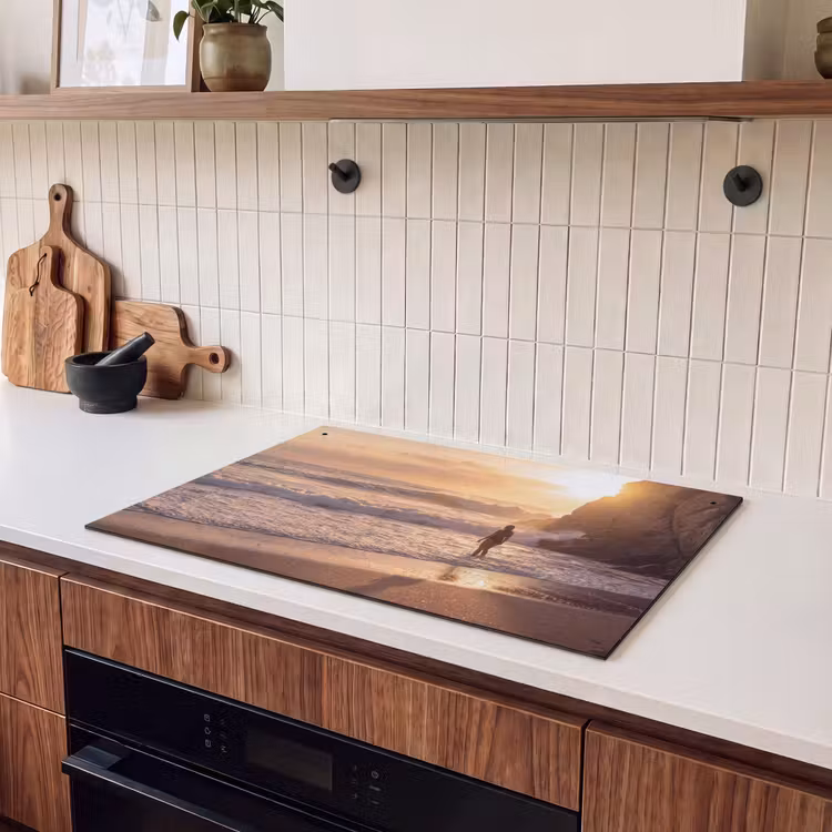 Mensen - Oceaan - Zonsondergang - Kust - Goud Inductie beschemer met haakjes klein -sfeer1