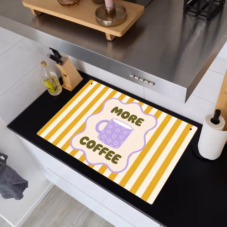 More coffee - Geel - Paars - Strepen - Mok Inductie beschemer met haakjes klein -sfeer1