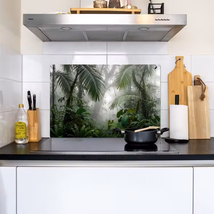 Natuur - Jungle - Mist - Tropisch - Groen Inductie beschemer met haakjes klein -sfeer2