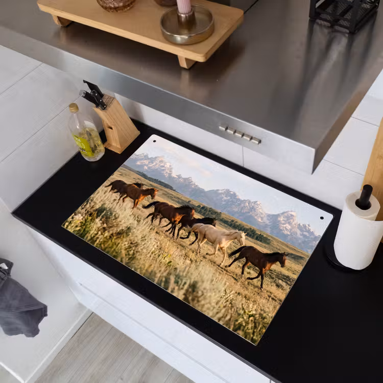 Paarden - Kudde - Bergen - Vrijheid - Wild Inductie beschemer met haakjes klein -sfeer1