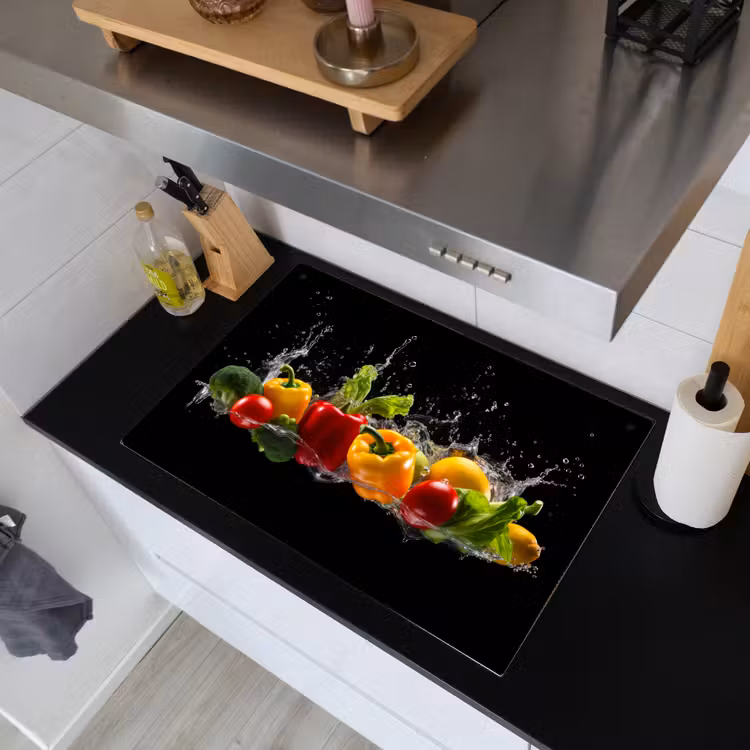 Paprika - Water - Groente - Zwart Inductie beschemer met haakjes klein -sfeer1