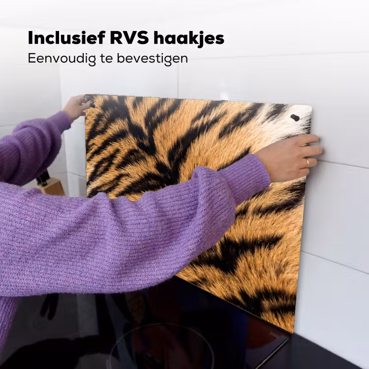 Realistisch - Tijgervacht - Zwart Inductie beschemer met haakjes klein -ky-ophangen-nl
