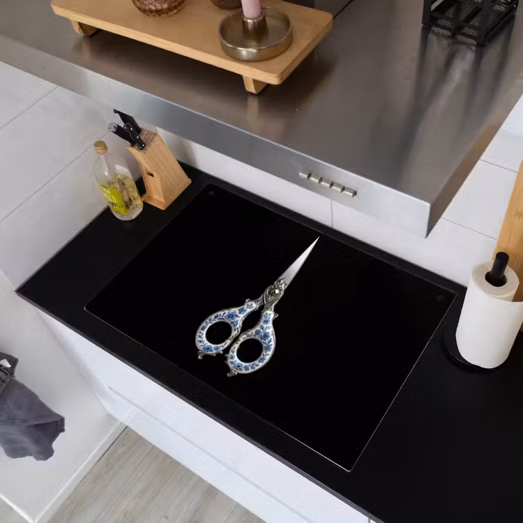 Schaar - Delfts blauw - Zwart Inductie beschemer met haakjes klein -sfeer1