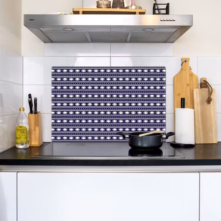 Schelp - Nautisch - Blauw - Wit Inductie beschemer met haakjes klein 777 -sfeer2