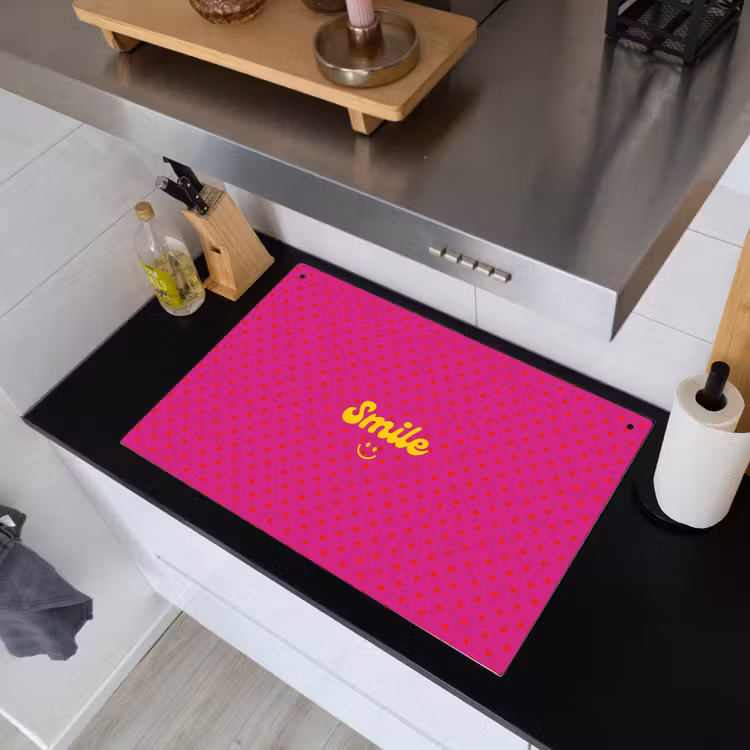 Smile - Stippen - Geel - Smiley - Roze Inductie beschemer met haakjes klein -sfeer1