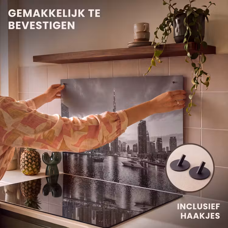 Stad - Skyline - Architectuur - Avond - Zwart-wit Inductie beschemer met haakjes klein -ky-ophangen-nl