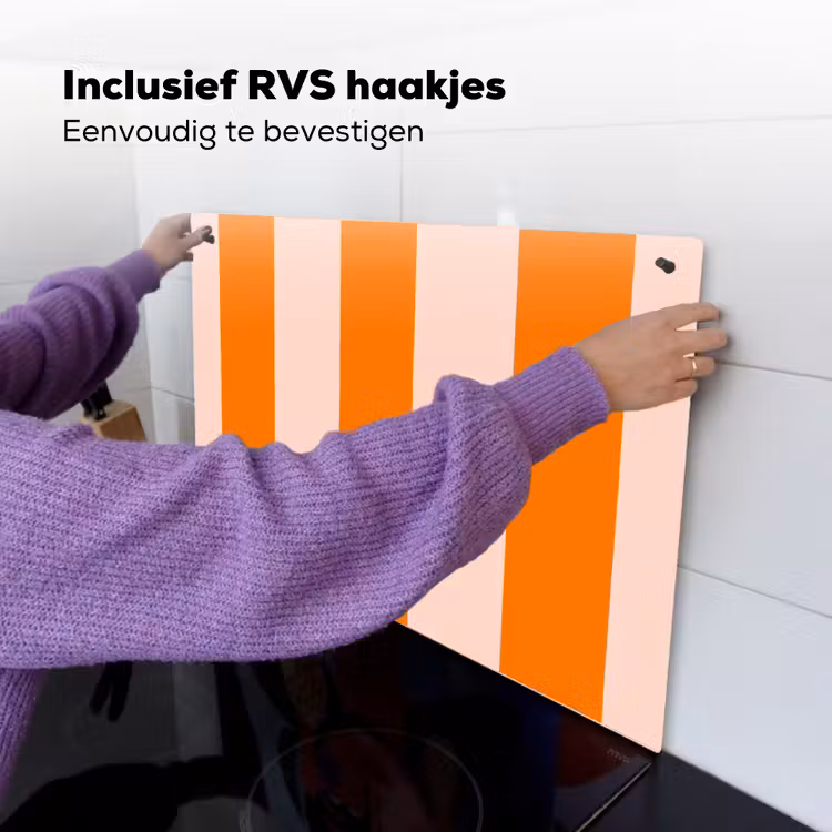 Strepen - Modern - Oranje Inductie beschemer met haakjes klein 777 -ky-ophangen-nl