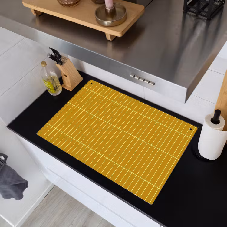 Tegels - Verticaal - Mosterdgeel Inductie beschemer met haakjes klein 777 -sfeer1