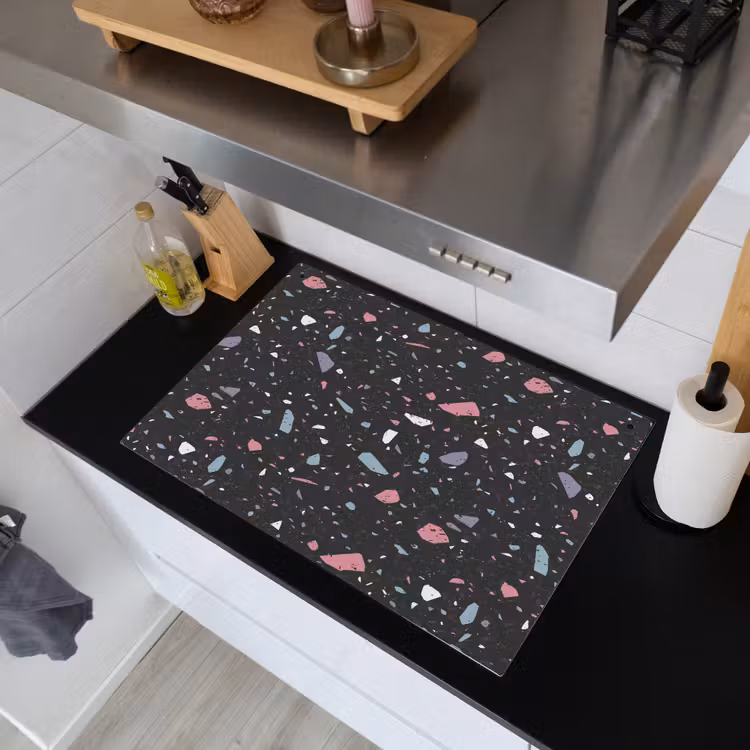 Terrazzo - Patroon - Zwart - Zacht Inductie beschemer met haakjes klein 777 -sfeer1